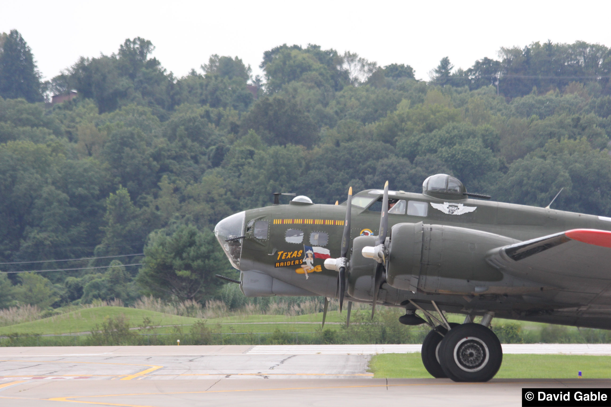 B-17G-Texas-Raiders