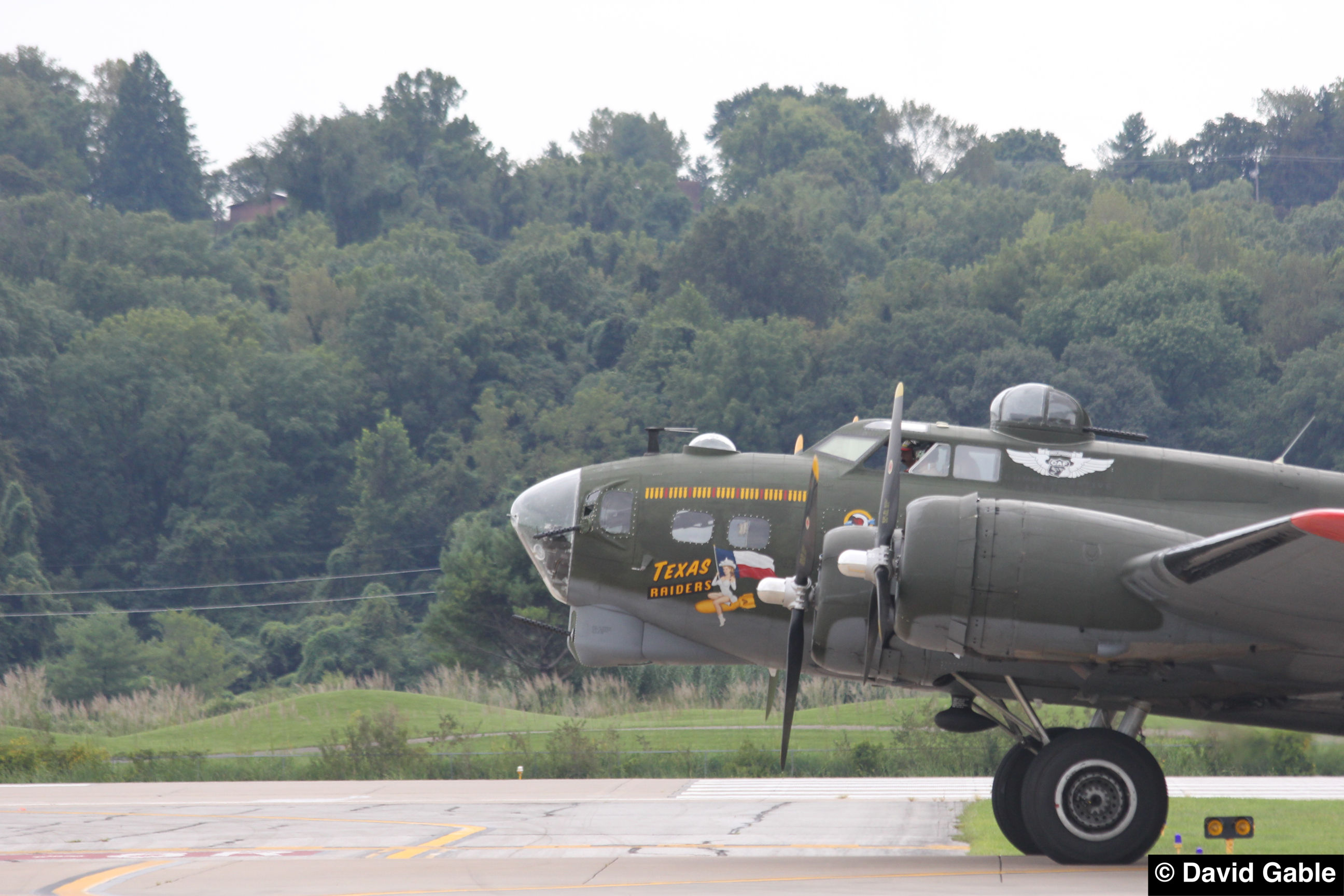 B-17G-Texas-Raiders